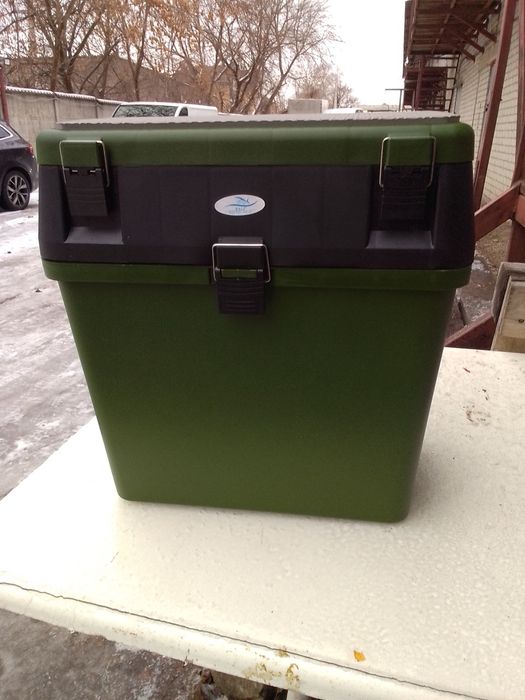 Ящик рибальський з м'яким сидінням, 19л