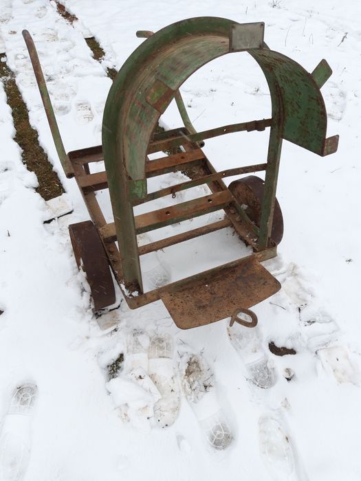 Wozek/platforma na silnik,solidna konstrukcja.