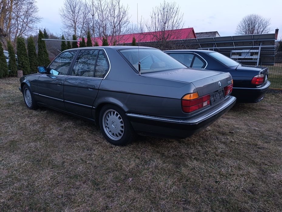 BMW E32 735i 1989rok