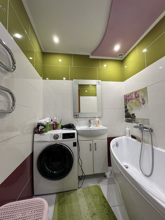 Продаж 3 кімнатноі квартири в цегляному будинку покращене планування