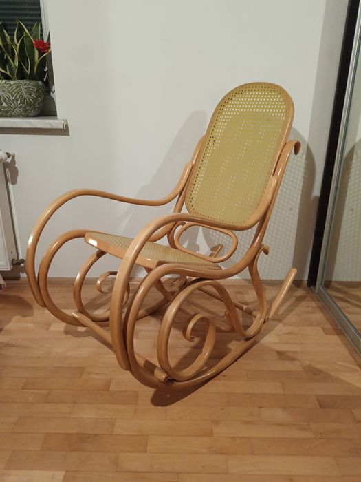 Fotel bujany  drewniany