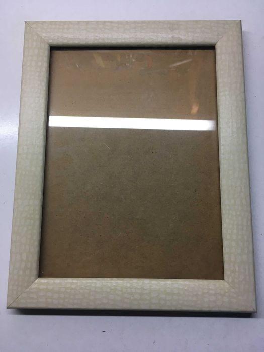 Moldura Castanha-Clara com Padrão