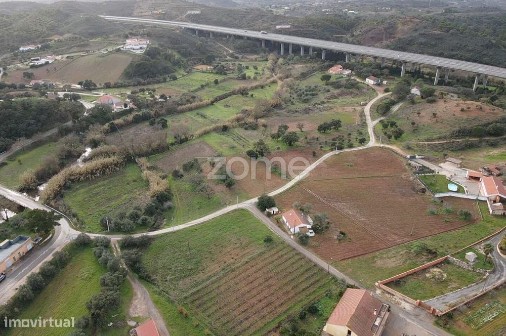 Terreno em Vale Figueira, Messines, com leito de água, 9.400 m².