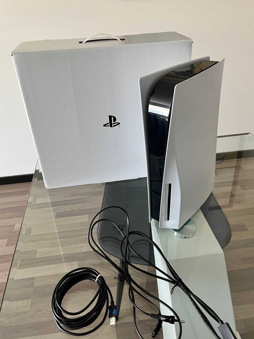 PlayStation 5 + 6 Jogos Originais | Excelente Estado | 550€