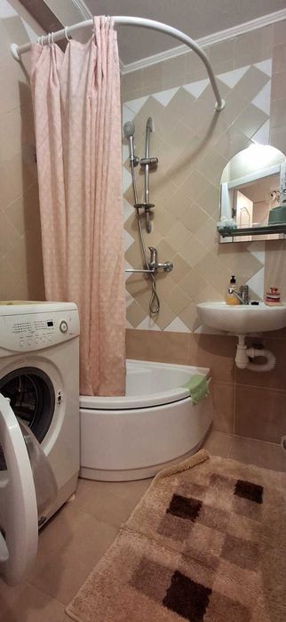 Затишна 2-кімнатна квартира по пр. Леся Курбаса, 10а