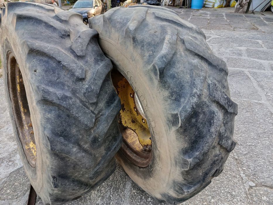 Pneus Goodyear 13.6 R24