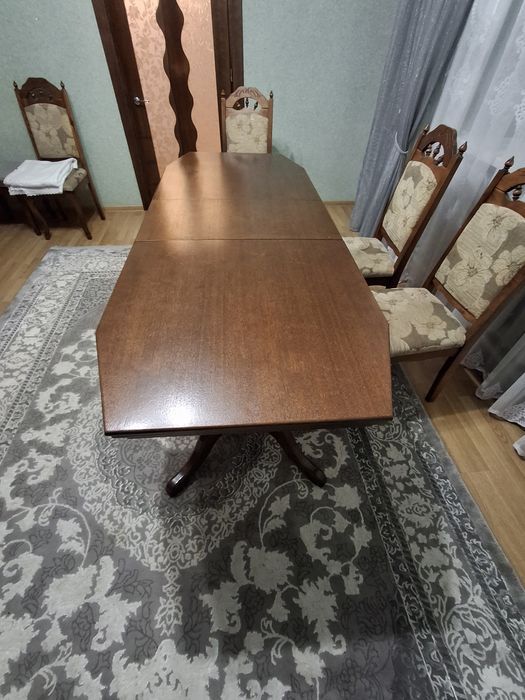 Продам дубовий стіл