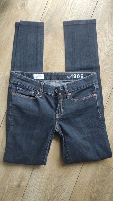 Jeansy damskie Gap