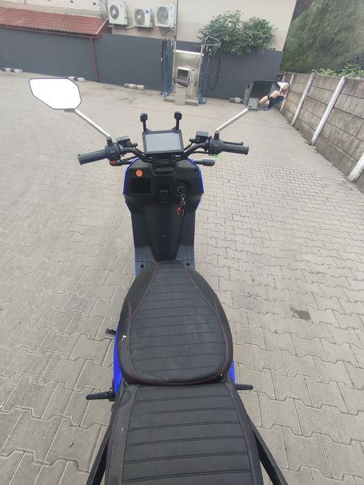 Електроскутер SOKMOTO TIREX 2000W 72V/32Ah