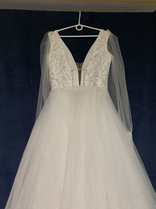 Нова весільна сукня