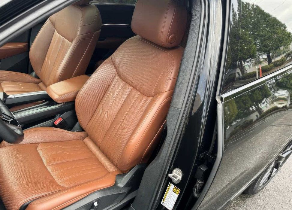 Audi e-tron S Premium Plus quattro Sportback      2023