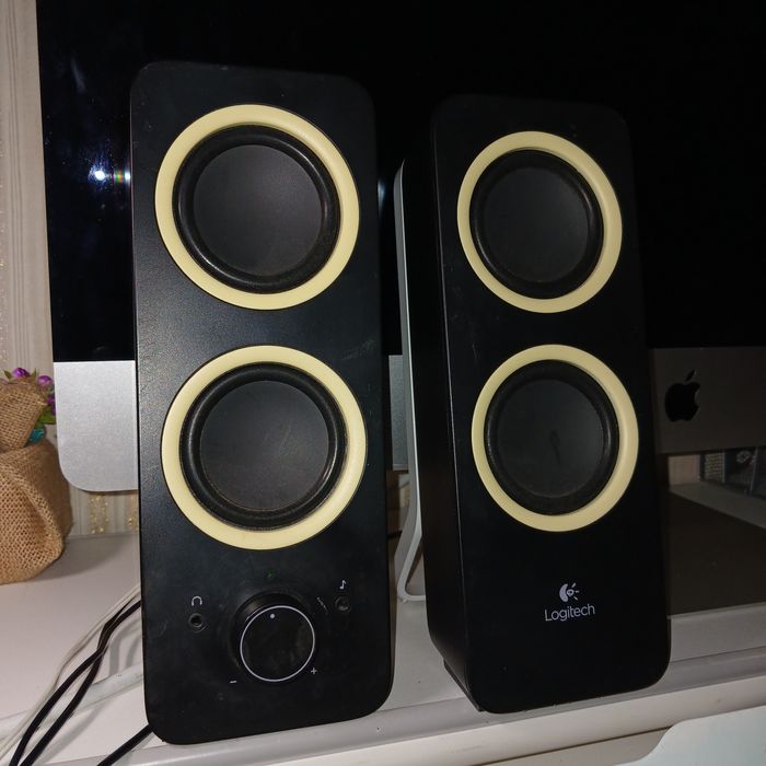 Комп'ютерні колонки Logitech Z200