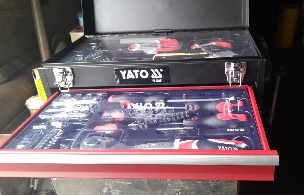 Skrzynka narzędziowa Yato-80 elementów