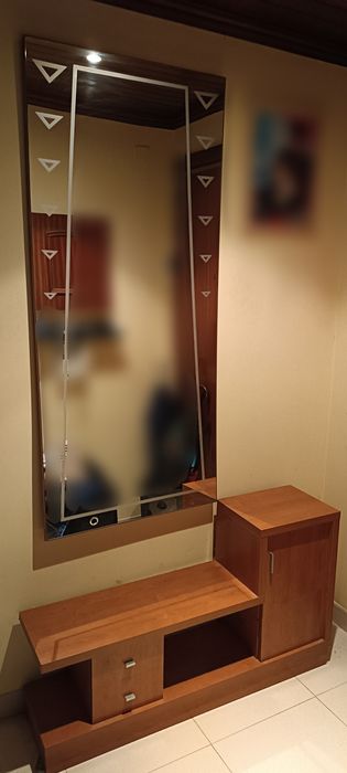 Móvel de entrada usado