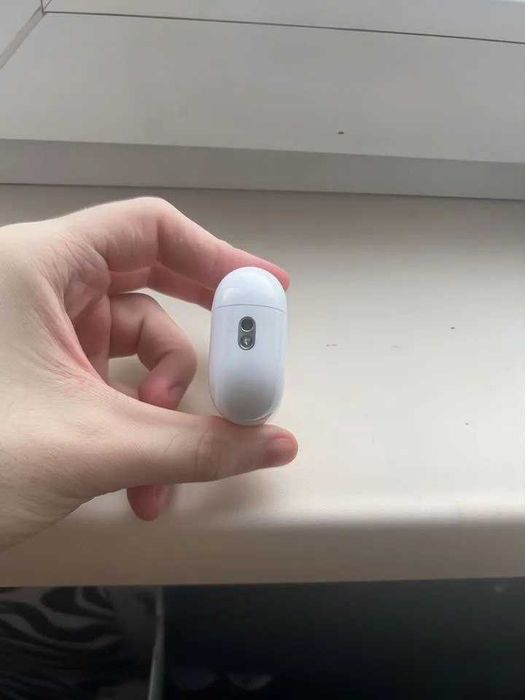 Нові навушники AirPods Pro 2