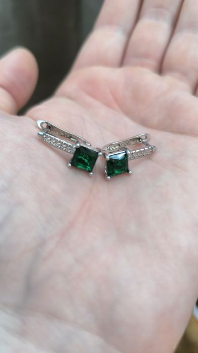 Серьги , сережки с зелёным камнем 925 проба