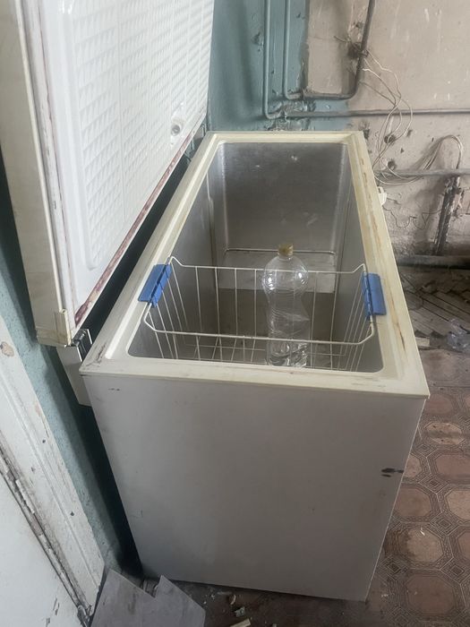 Морозильная камера Whirlpool (Италия)