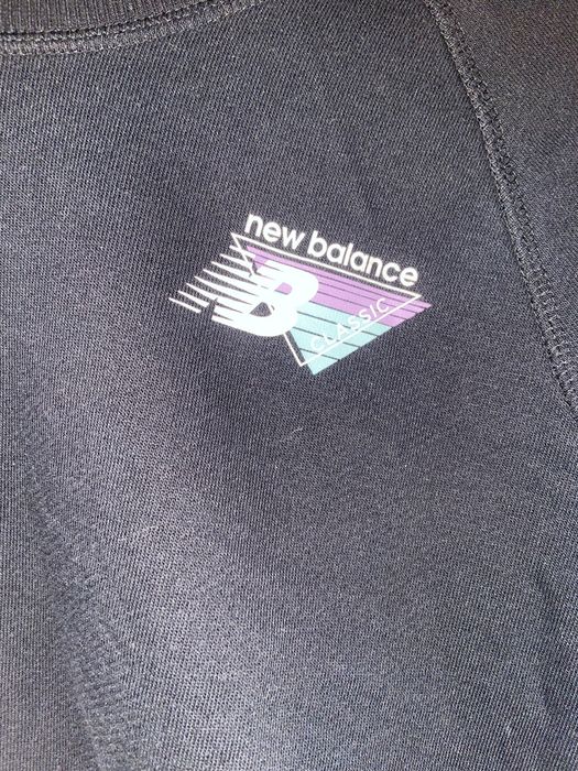 bluza new balance czarna crop