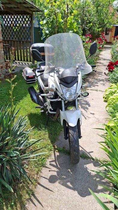 Мотоцикл  lifan kp 200