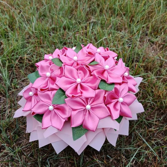 Букети з атласної стрічки