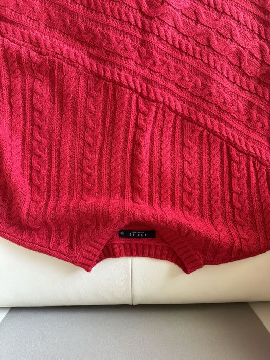 Czerwony sweter damski