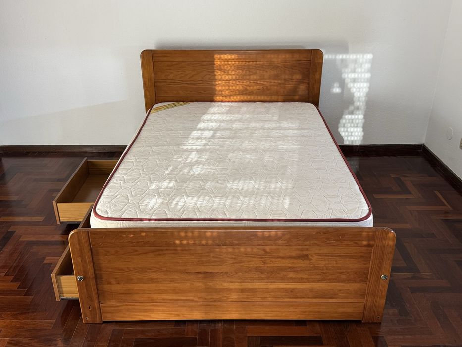 Cama 140x200 com gavetões, colchão incluido.