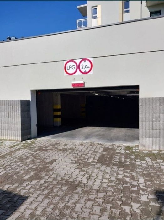 Miejsce parkingowe Warszewo, Nowy Budynek !