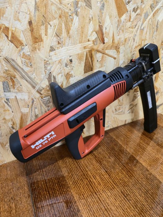 Пороховий монтажний пістолет HILTI DX 76 PTR