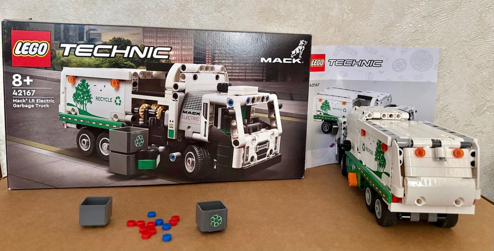 Конструктор LEGO Technic Сміттєвоз Mack LR Electric (42167),вік 8+