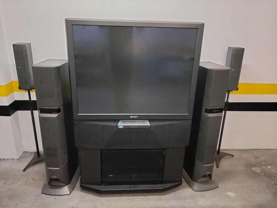 Televisão e Retroprojetor "SONY"