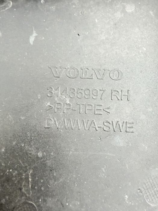 Volvo XC60 2 II chlapacze tylne OEM oryginał