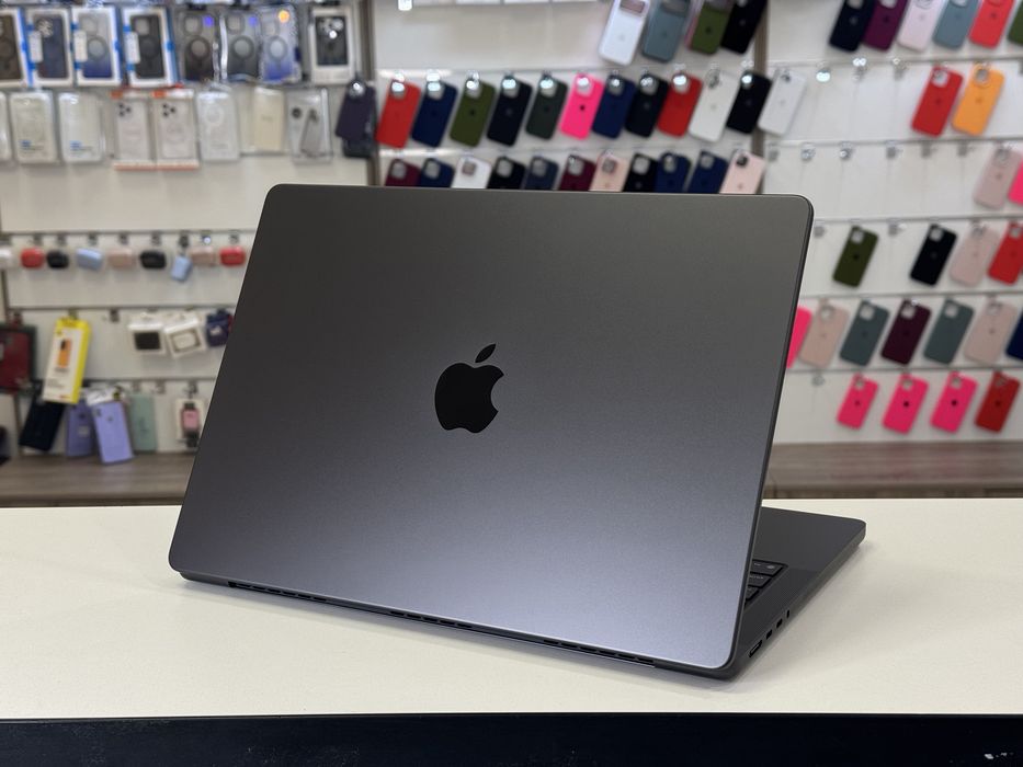 MacBook Pro 14 2025 M5 16/512 Gb Space Gray (MDE04) Магазин Гарантія