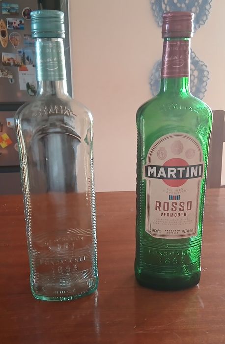 Garrafas vazias Martini