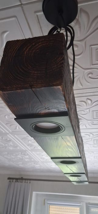 Lampa z belki drewnianej