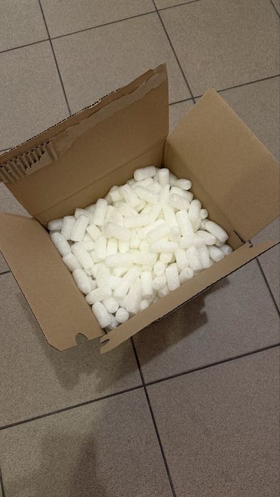 Kartonik z wypelniaczem do paczek