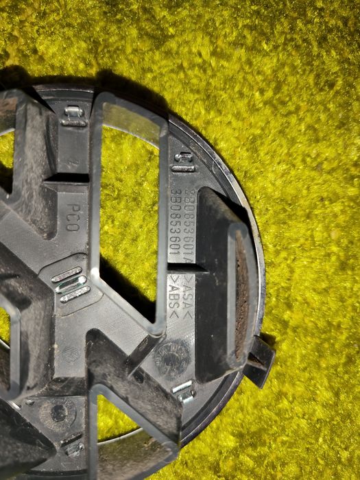 Par de emblemas VW Originais– 70€