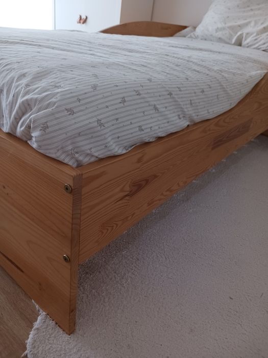 Cama individual madeira