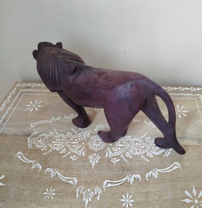 Antiga Escultura em madeira "Leão", origem Africana