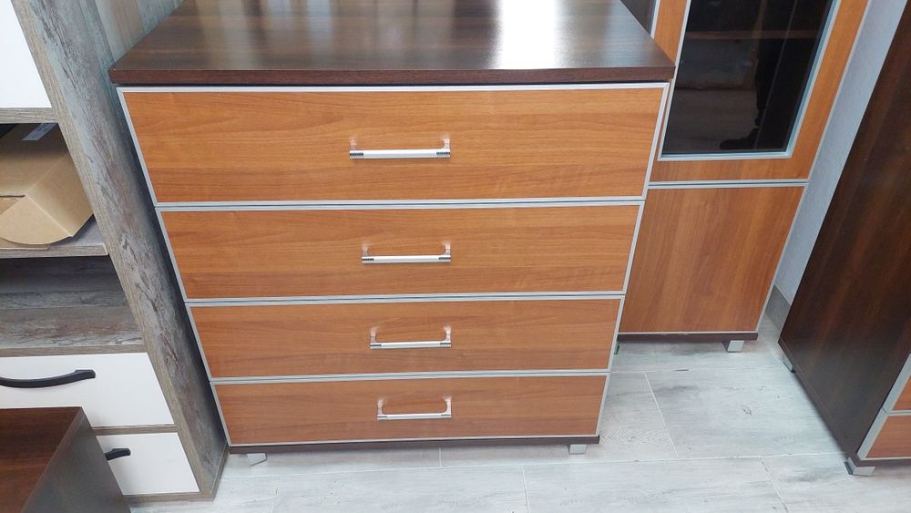 komoda z szufladami 4s