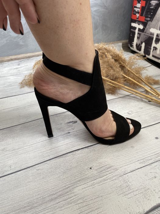 Красивые, оригинальные нарядные босоножки Zara размер 38,5-39,