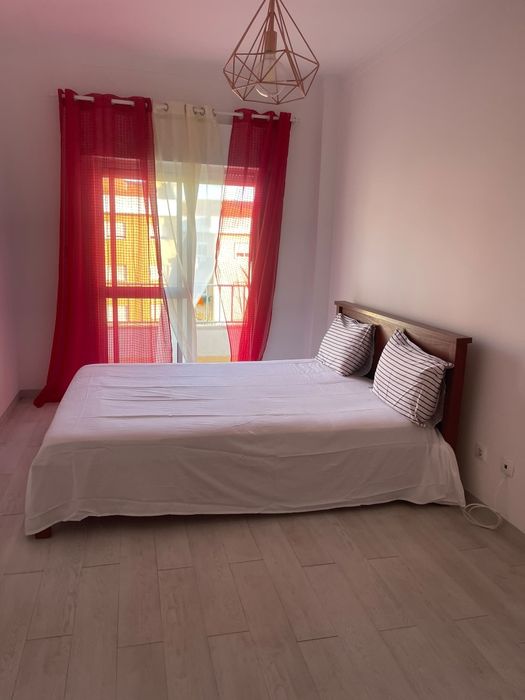 Quarto pra casal a alugar