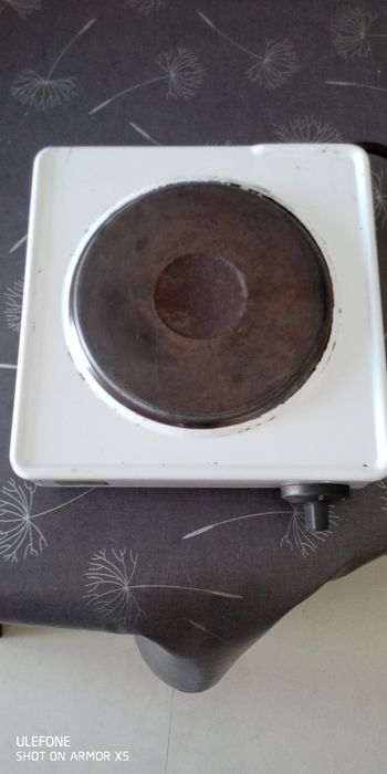 Fogão elétrico com pouco uso