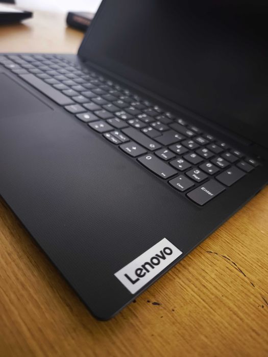 Lenovo V15 G5 IRL Intel Core i5-13420H/16GB/512GB SSD/15.6" Preto