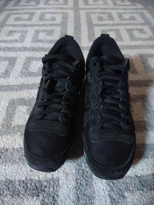 Кросівки 38 натуральна замша, чорні Nike