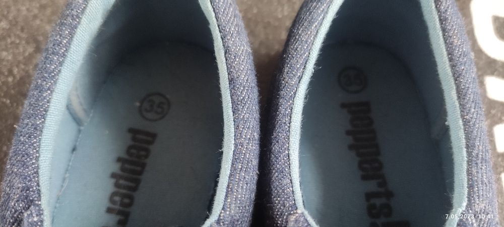 Trampki, buty 35