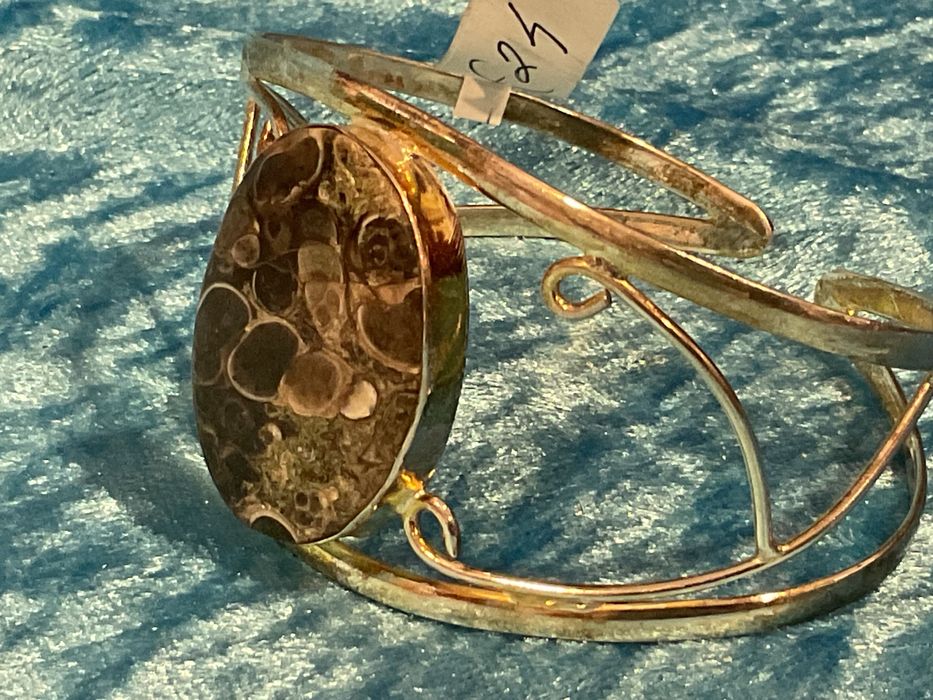 Pulseira em prata 925 pedra linda ,anúncios abaixo