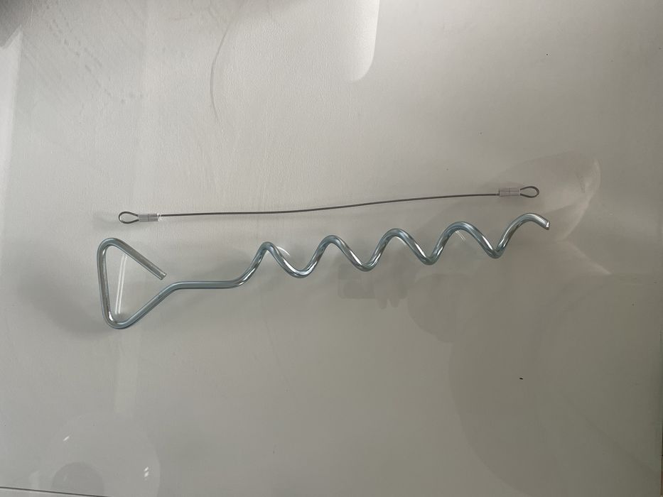 Kotwa wkręcana do mocowania do ziemi i w ogrodzie