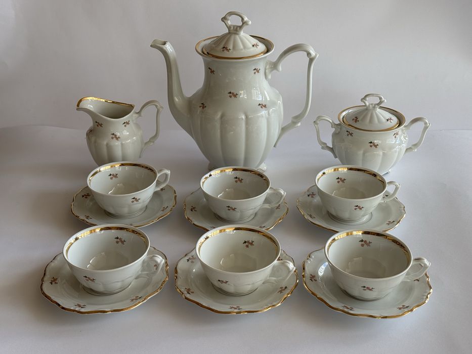 Wałbrzych serwis porcelanowy 6-osobowy Porcelana PRL kwiatki