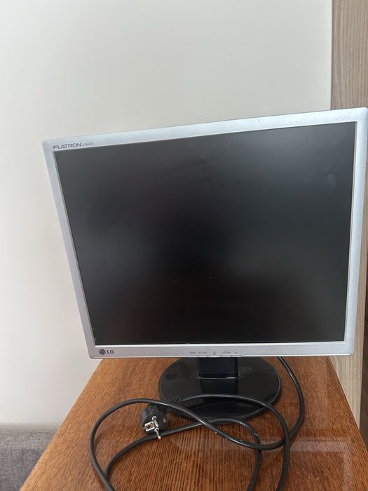 Монітор Lg flatron l1942s, якісний,Робочий!