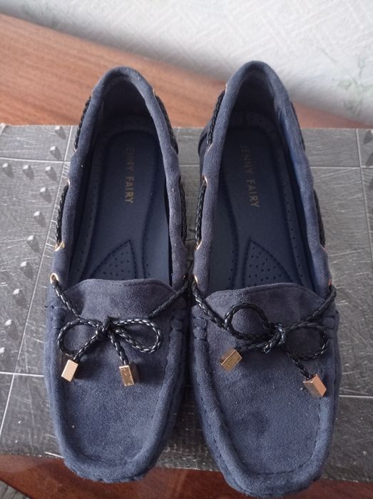 Продам замшеві туфлі